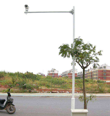 2.5米橫臂圓柱型道（dào）路監控杆